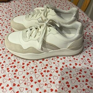 NWOT Time and Tru White Sneakers Size 10W